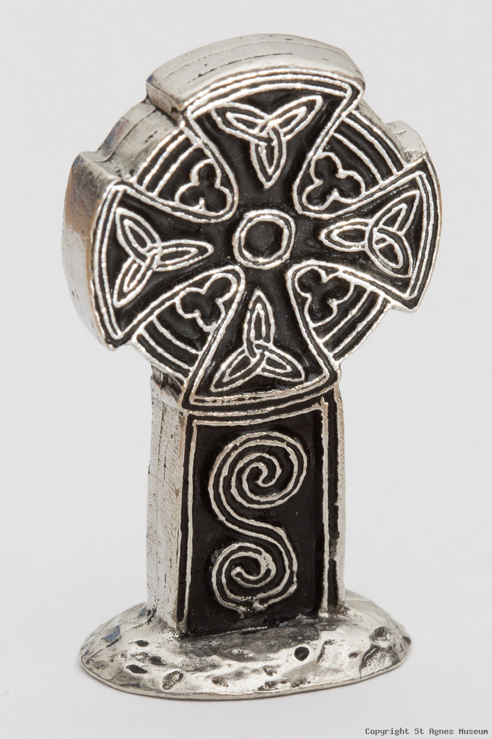 Pencarrow Cross product photo